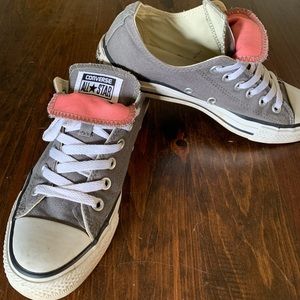 Converse All Star Chuck Taylor’s in grey and pink
